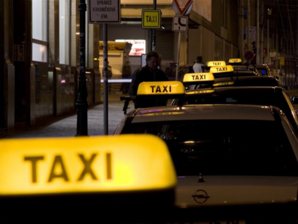Спрос на водителей такси растет