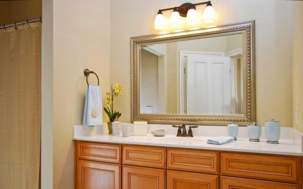 Как выбрать зеркало для ванной комнаты правильно: полезные советы от профессиональных дизайнеров.